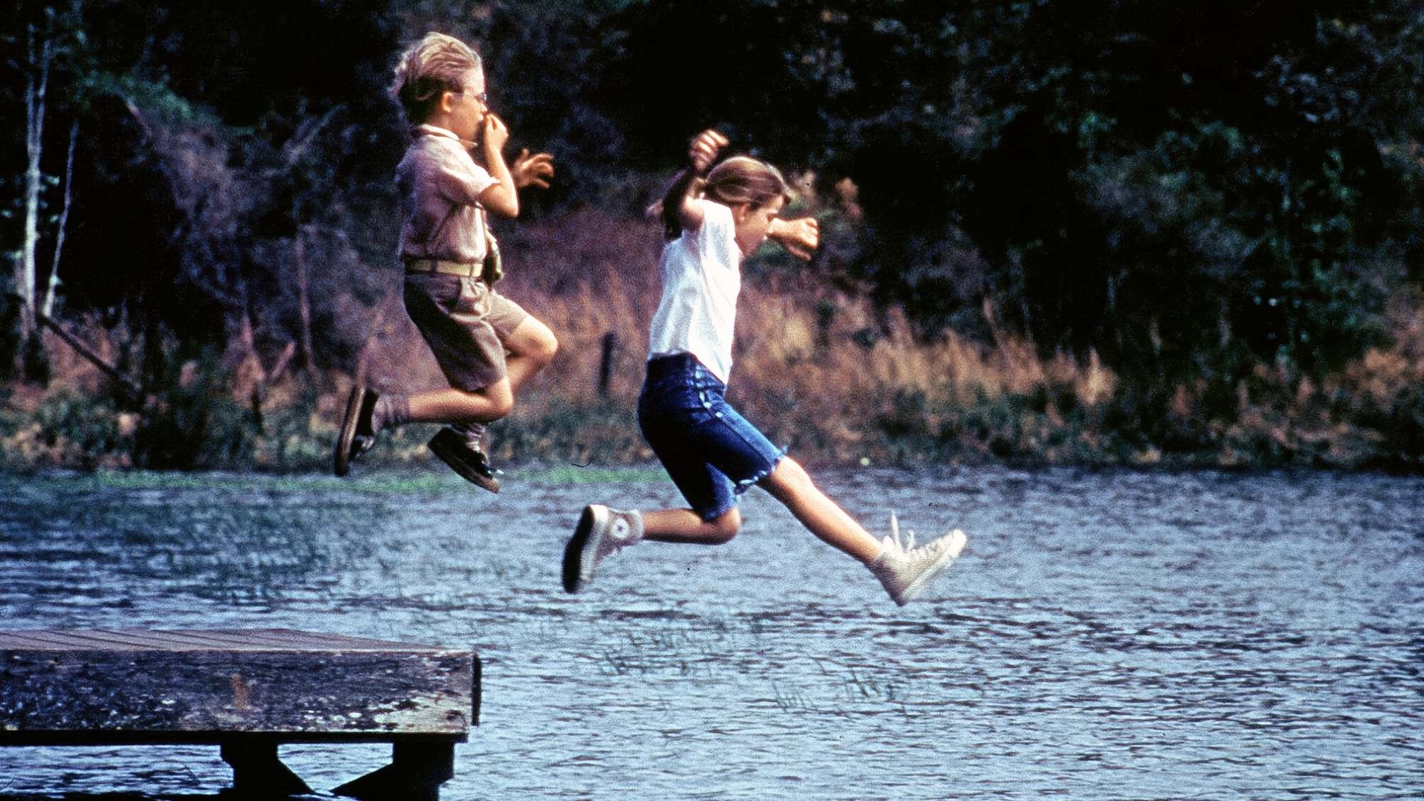 Macaulay Culkin and Anna Chlumsky in My Girl
