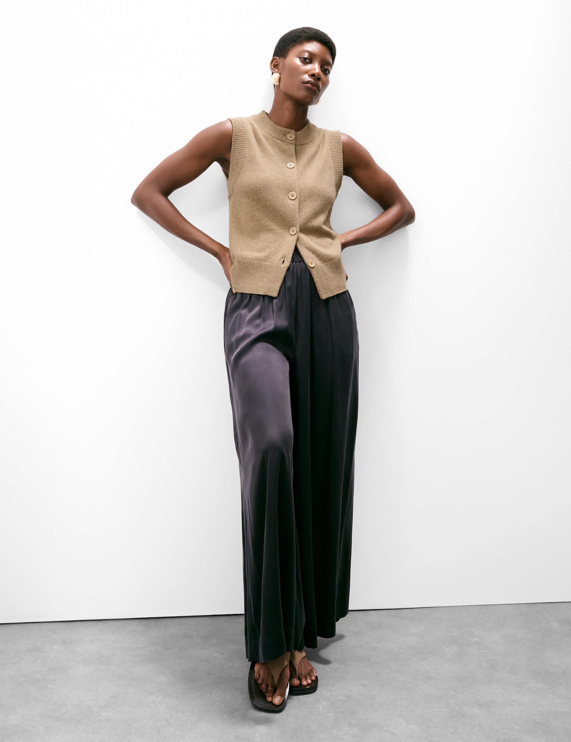 Pure Cashmere Button Through Knitted Vest