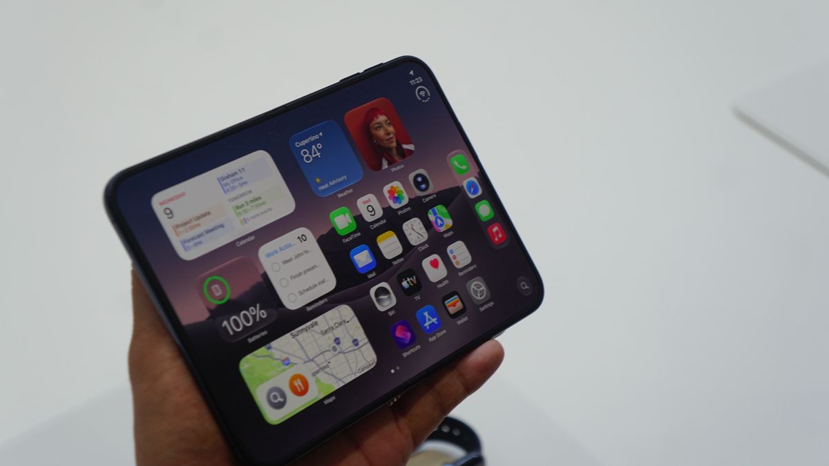 iPhone Duo Hands On