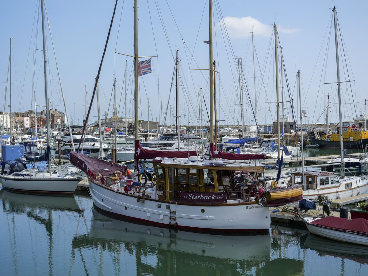 Panasonic Lumix GH7 sample images at a sunny UK coastal town