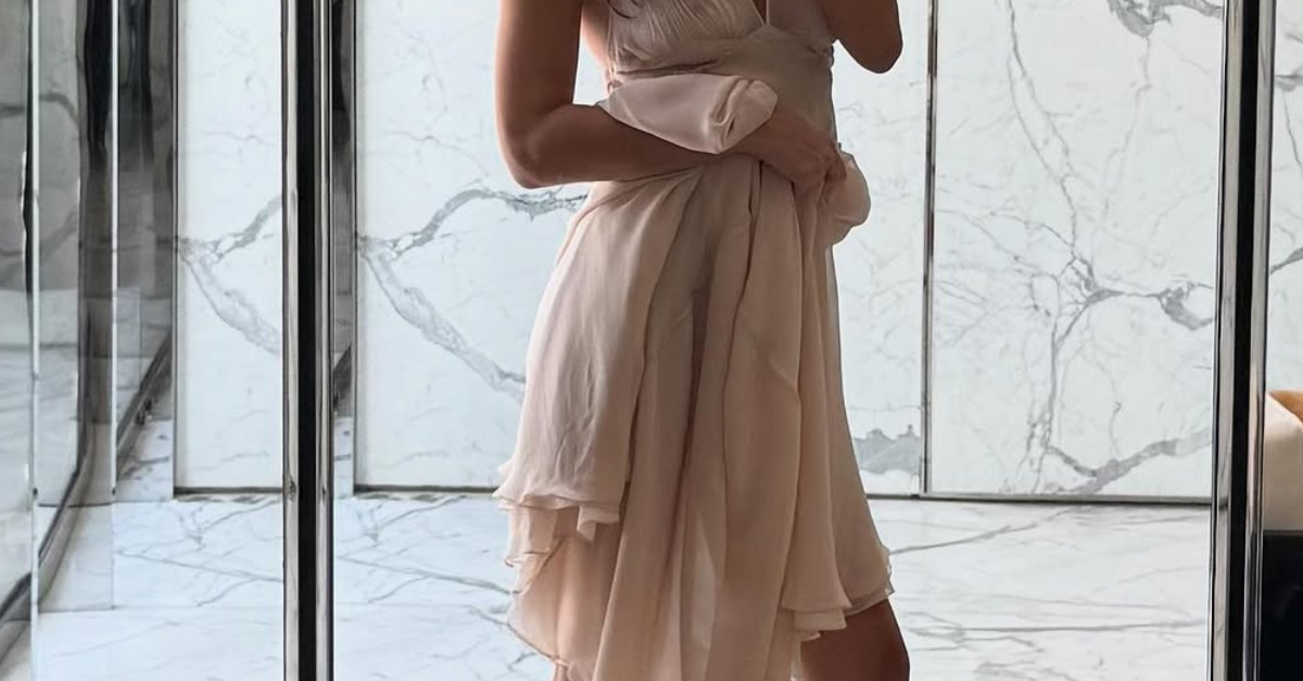 Everyone in Paris Is Wearing Knee-High Fitted Boots This Fall