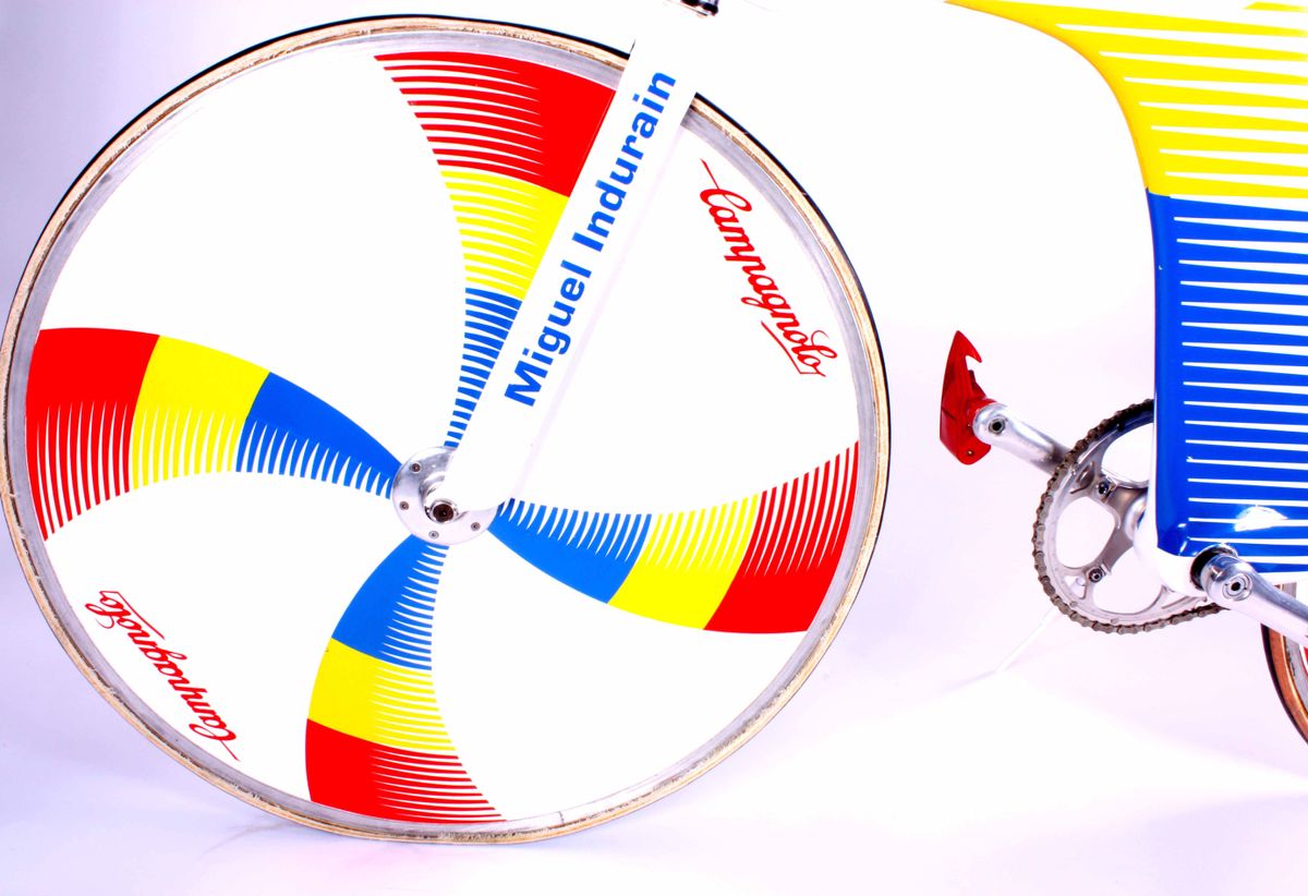 Miguel Indurain opted for disc wheels on the front and back in Bordeaux in 1994.
