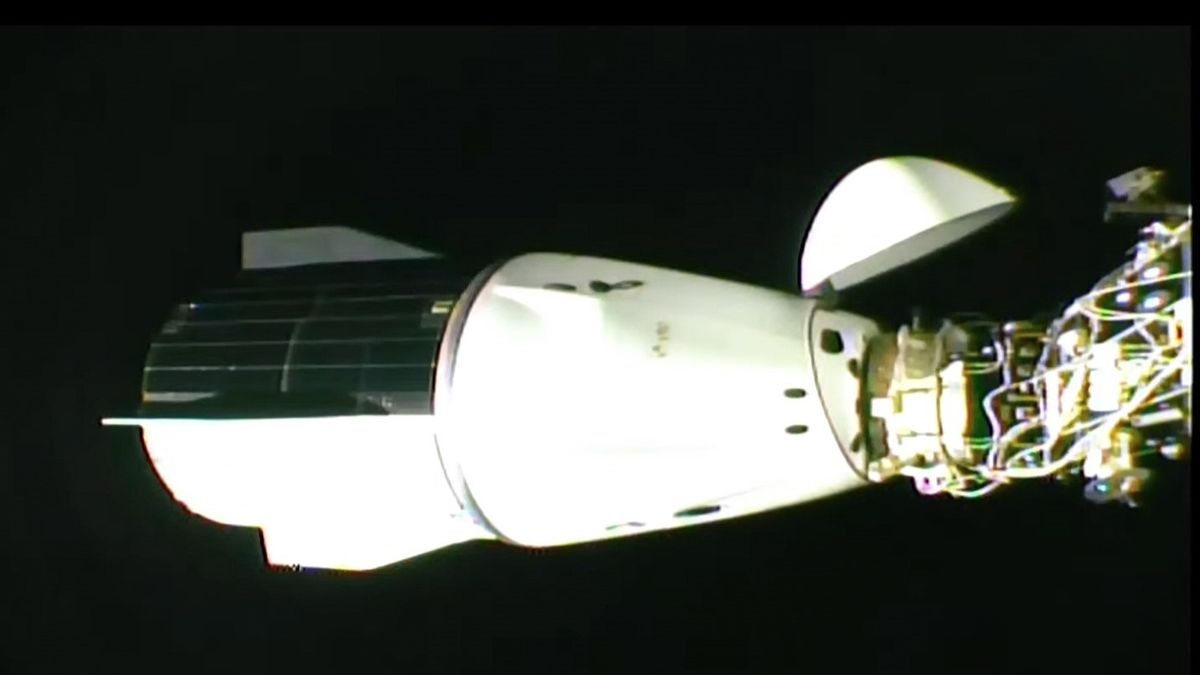 Kijk hoe SpaceX Crew-8-astronauten op 2 mei hun draak naar het internationale ruimtestation verplaatsen