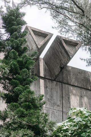 25-2_St. Stephen's College Special Room Block and Tang Shiu Kin Hall as part of hong kong brutalism map