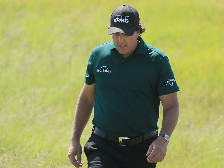 Mickelson "Embarrassed And Disappointed"