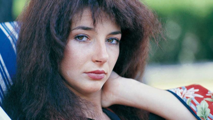 Kate Bush with crimped hair (headshot, 1978)