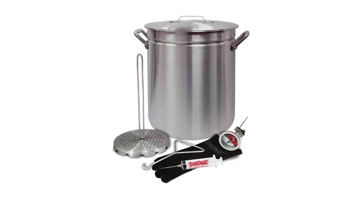 Bayou Classic 24 Quart Aluminum Stockpot with Basket