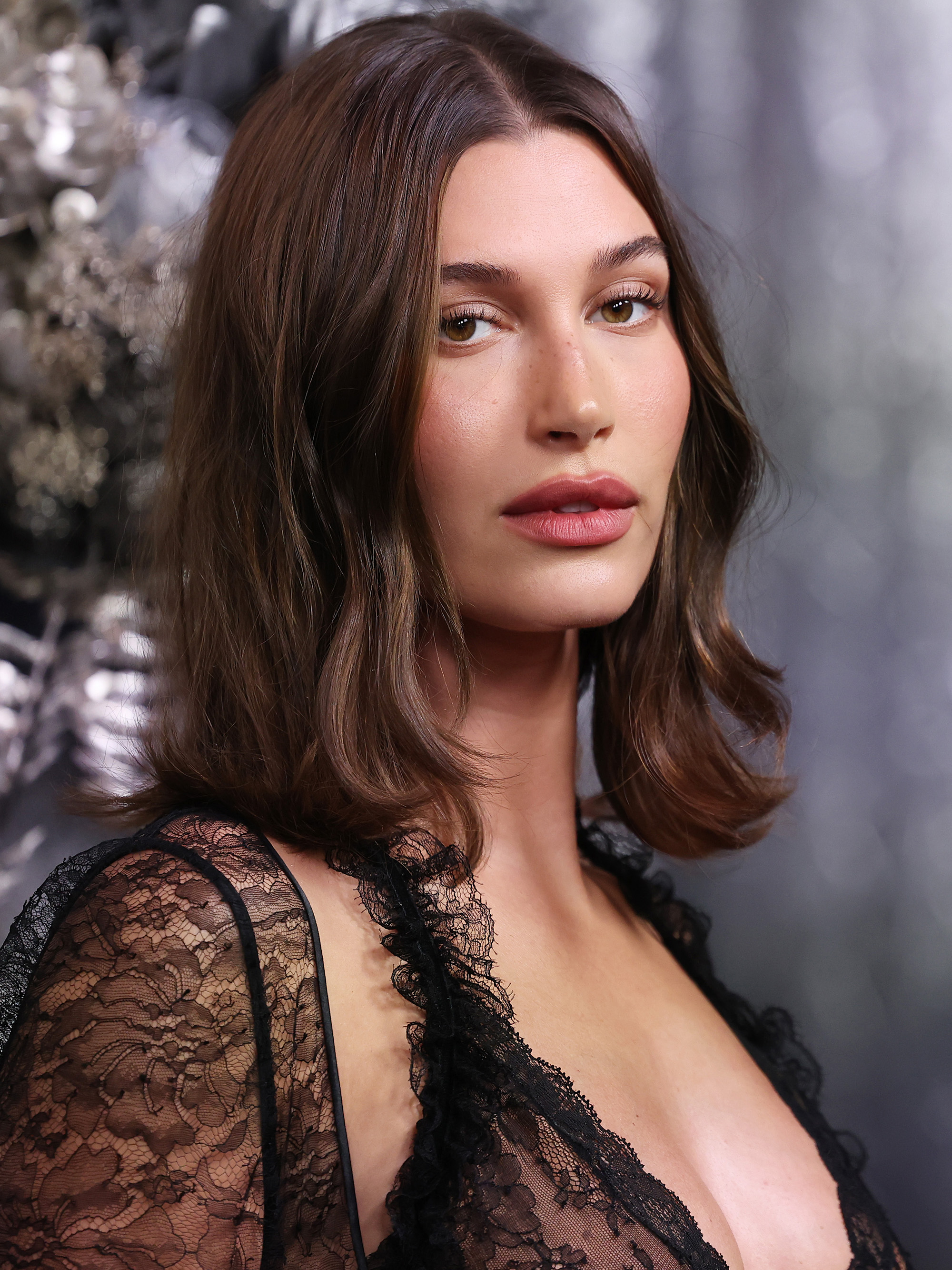 Hailey Bieber attends the "Wuthering Heights" Australian Premiere with a chocolate, lived-in bob