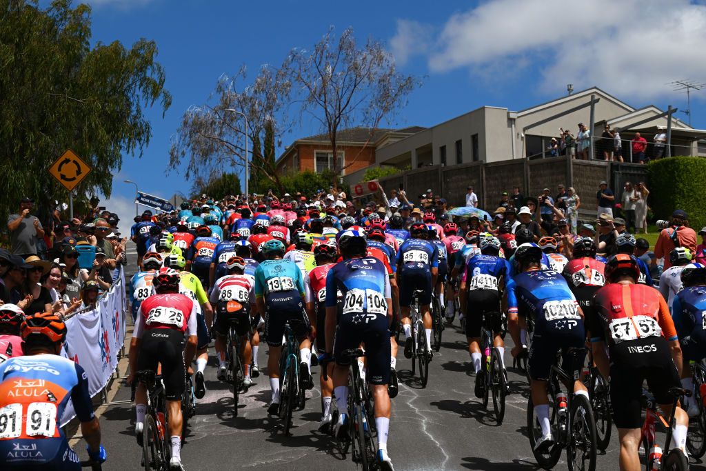 Peloton climbs Challambra Crescent Hill