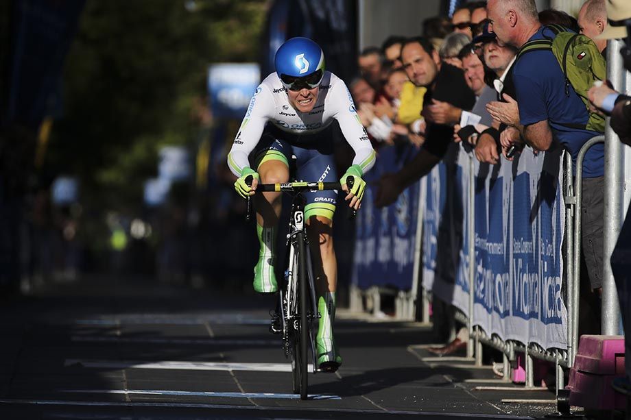Cameron Meyer heads down the finish straight
