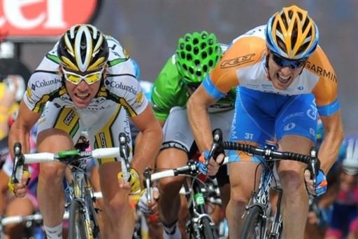 Tyler Farrar (Garmin) tries to hold off Mark Cavendish in the sprint on stage 11.