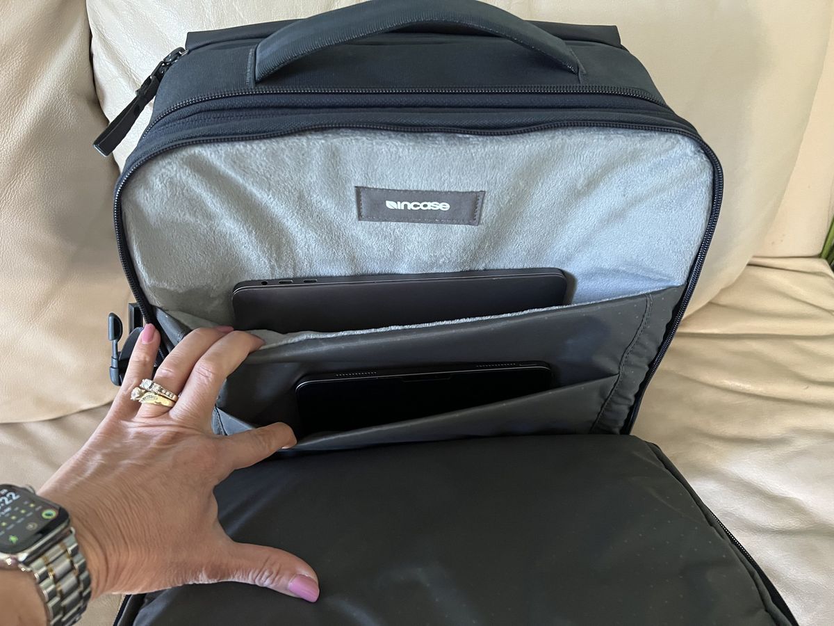 Incase Travel Pack Lifestyle Laptop And Ipad Compartments