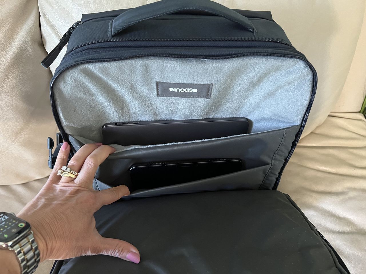 Incase Travel Pack Lifestyle Laptop And Ipad Compartments