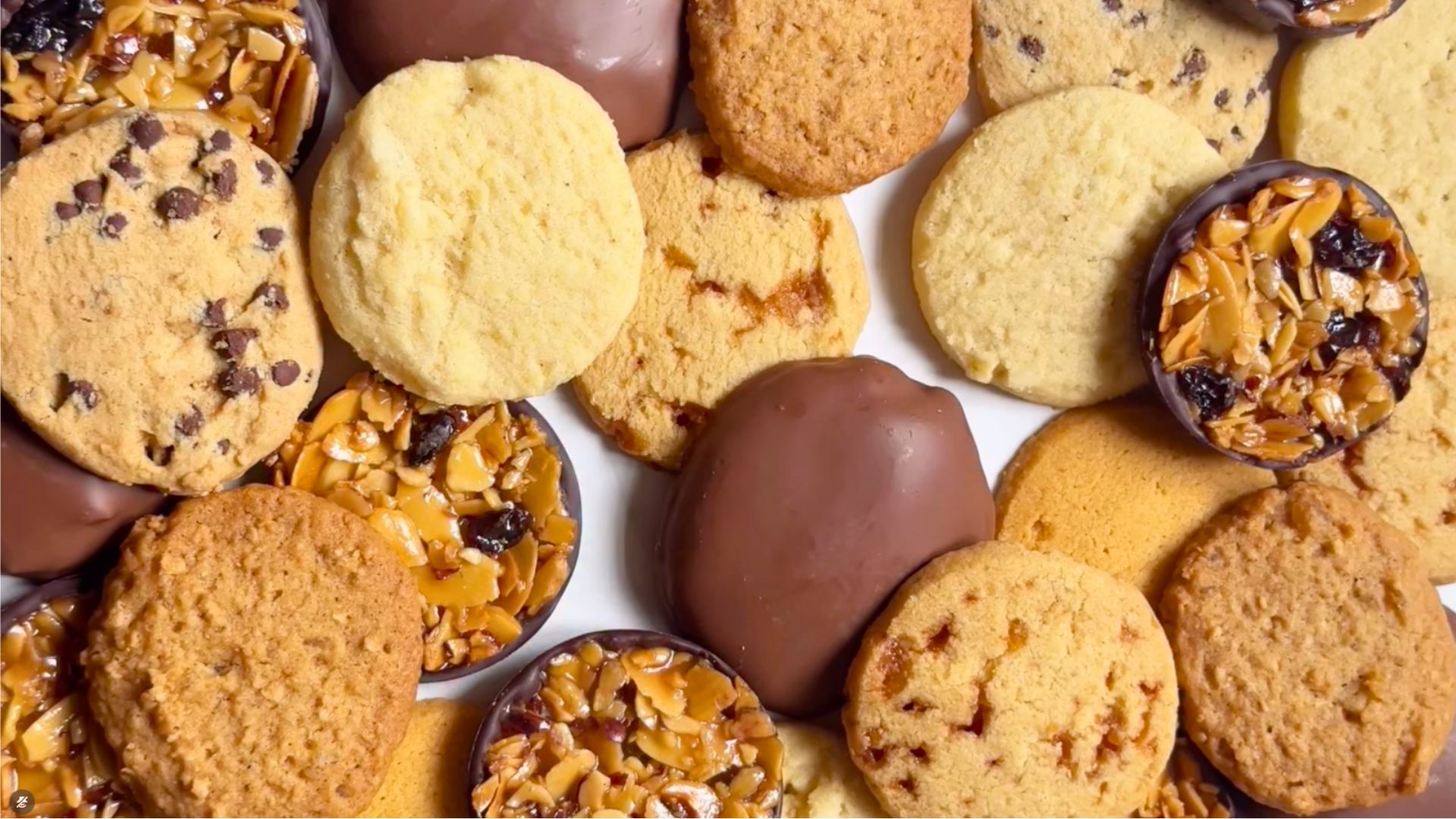 an image of a load of frankly delicious looking biscuits piled on top of one another