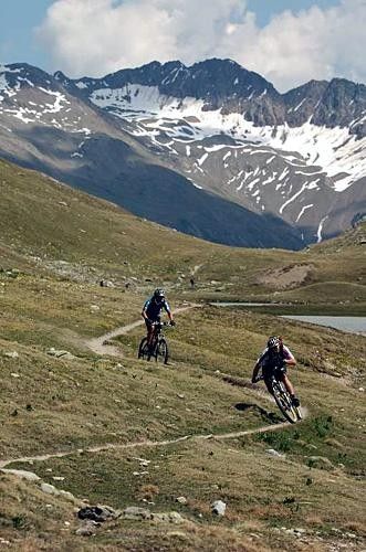 Zig-zagging down Val da Fain-Livignio