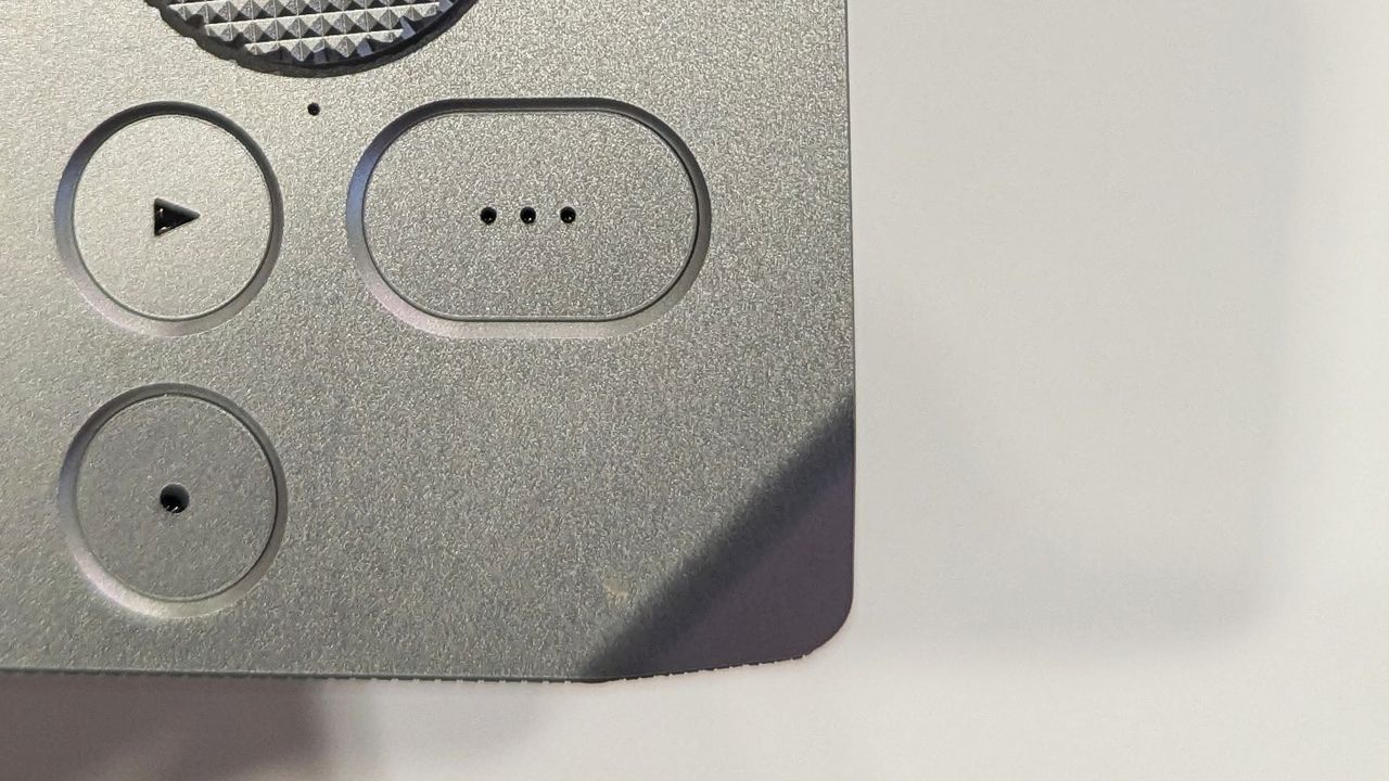 A white Sigma BF camera