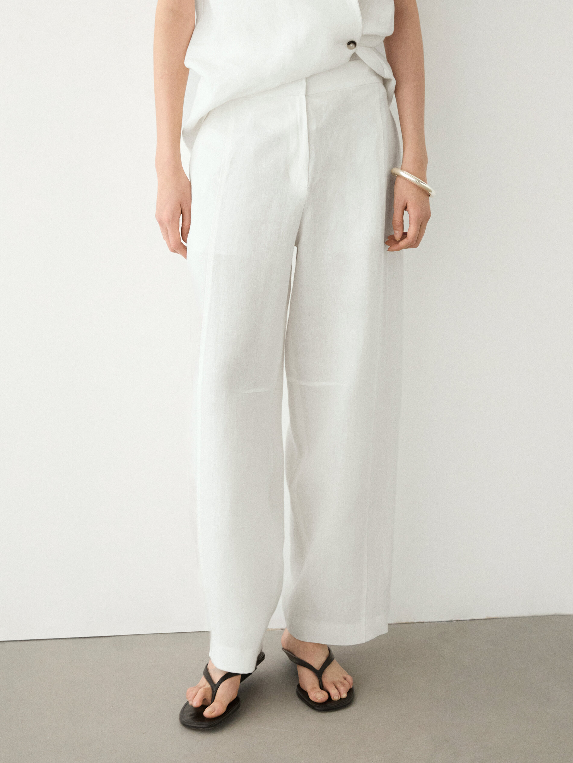 Linen Barrel Fit Trousers