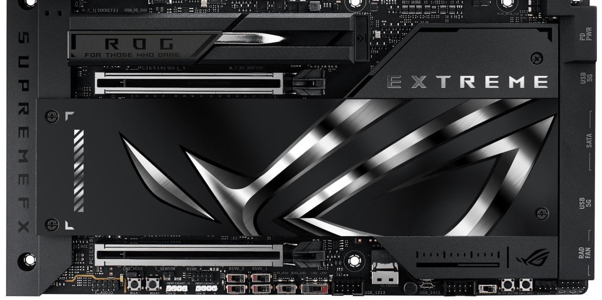 Asus ROG Crosshair X870E Extreme - Bottom Half
