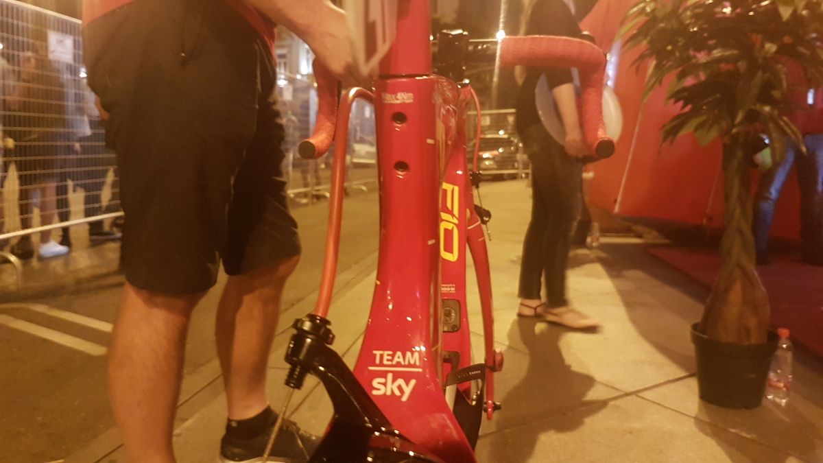 All red for Froome's F10