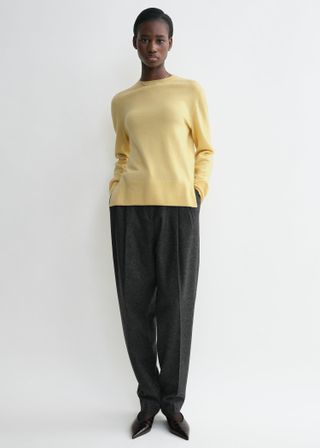 Crew-Neck Cashmere Knit Soft Yellow