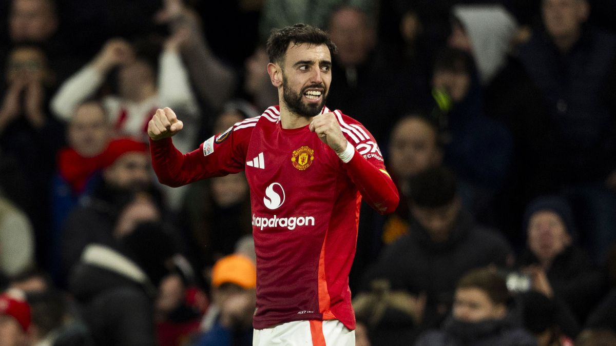 Bruno Fernandes of Man Utd celebrates during a Europa League match against Rangers