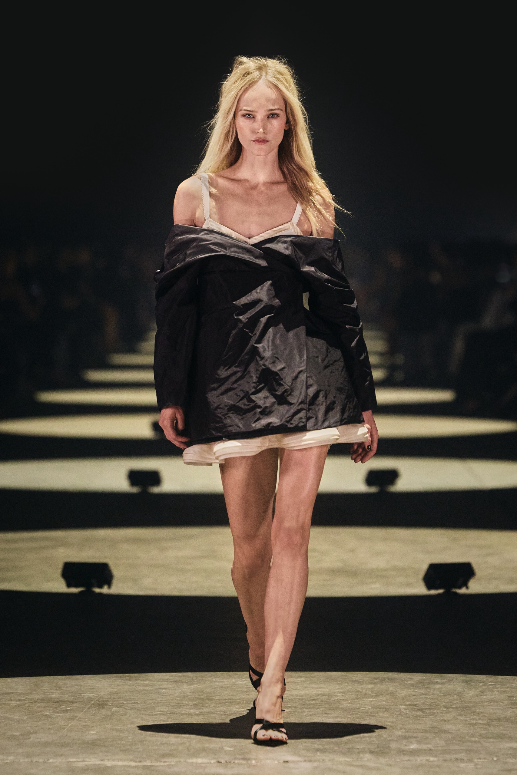 Khaite S/S 27 runway, messy bedhead trend