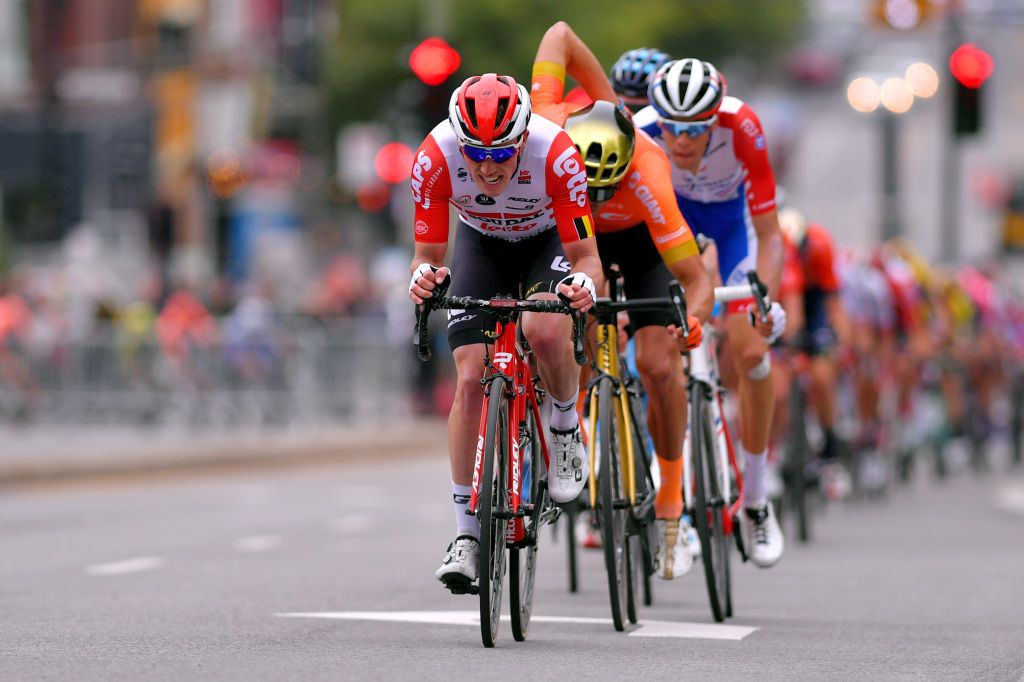 Stan Dewulf (Lotto Soudal) leads the chase
