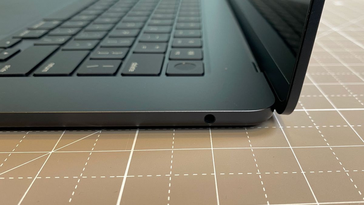 MacBook Air (15-inch)