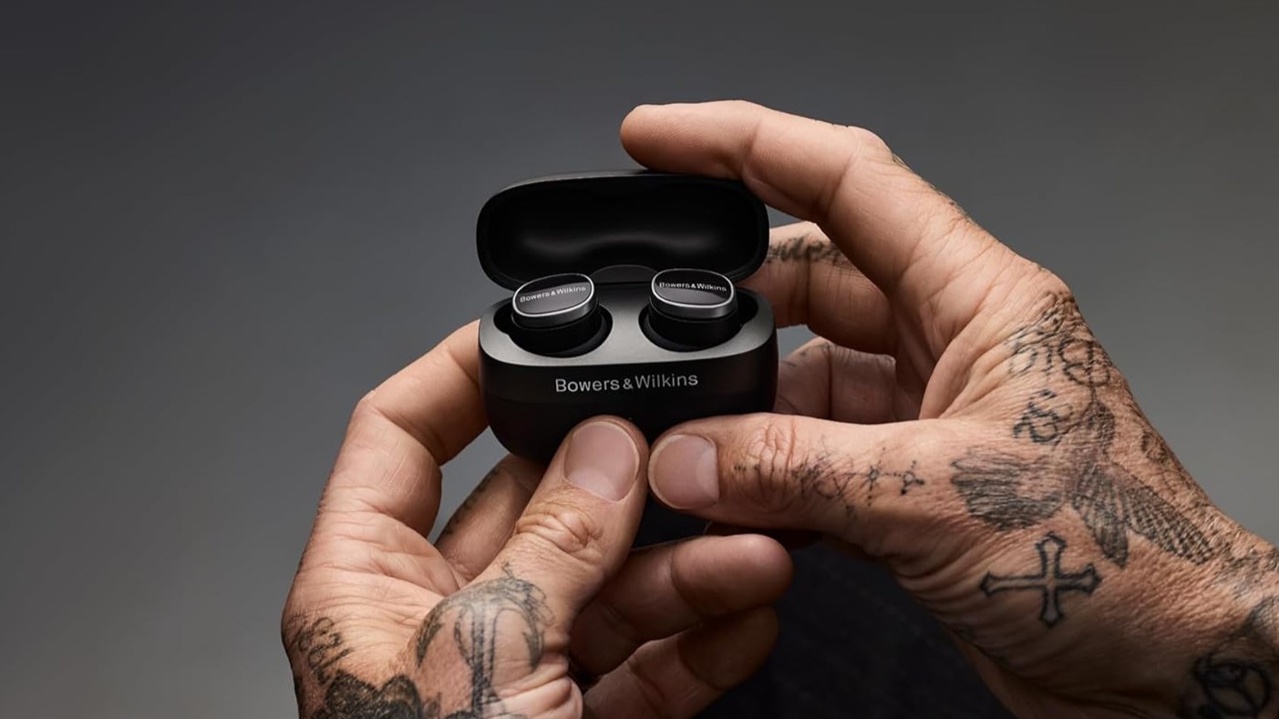 Bowers &amp;amp; Wilkins Pi8 earbuds