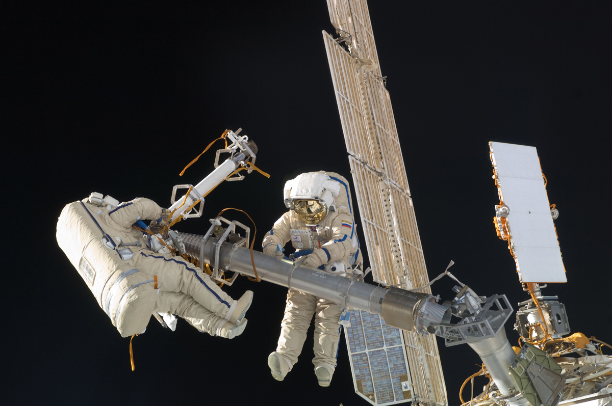 Photos: Cosmonauts Take 1st Spacewalk of 2012 | Space