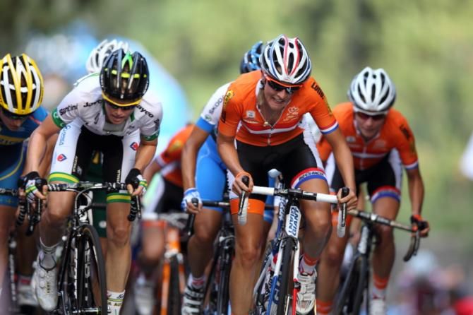 Tiffany Cromwell (Australia) and Lucinda Brand (Netherlands) go head to head on the steep climb