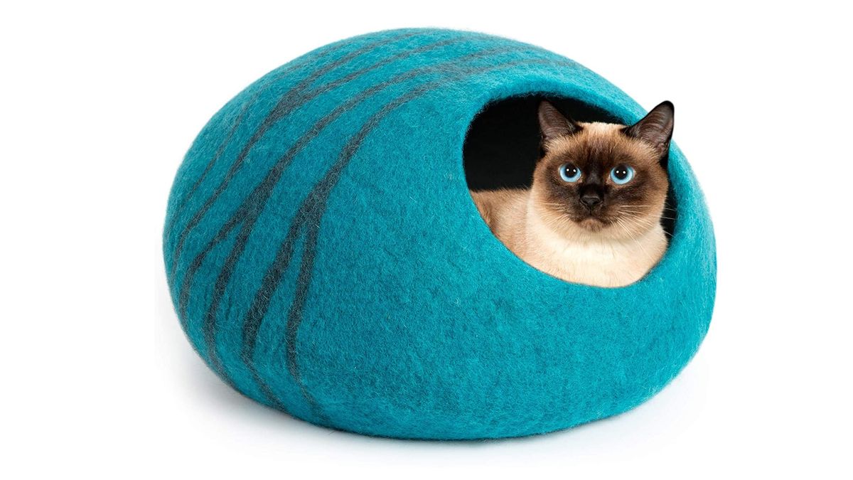 Meowfia Premium Felt Cat Cave review | PetsRadar