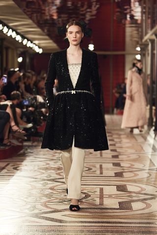 Chanel fall 2024 haute couture runway look
