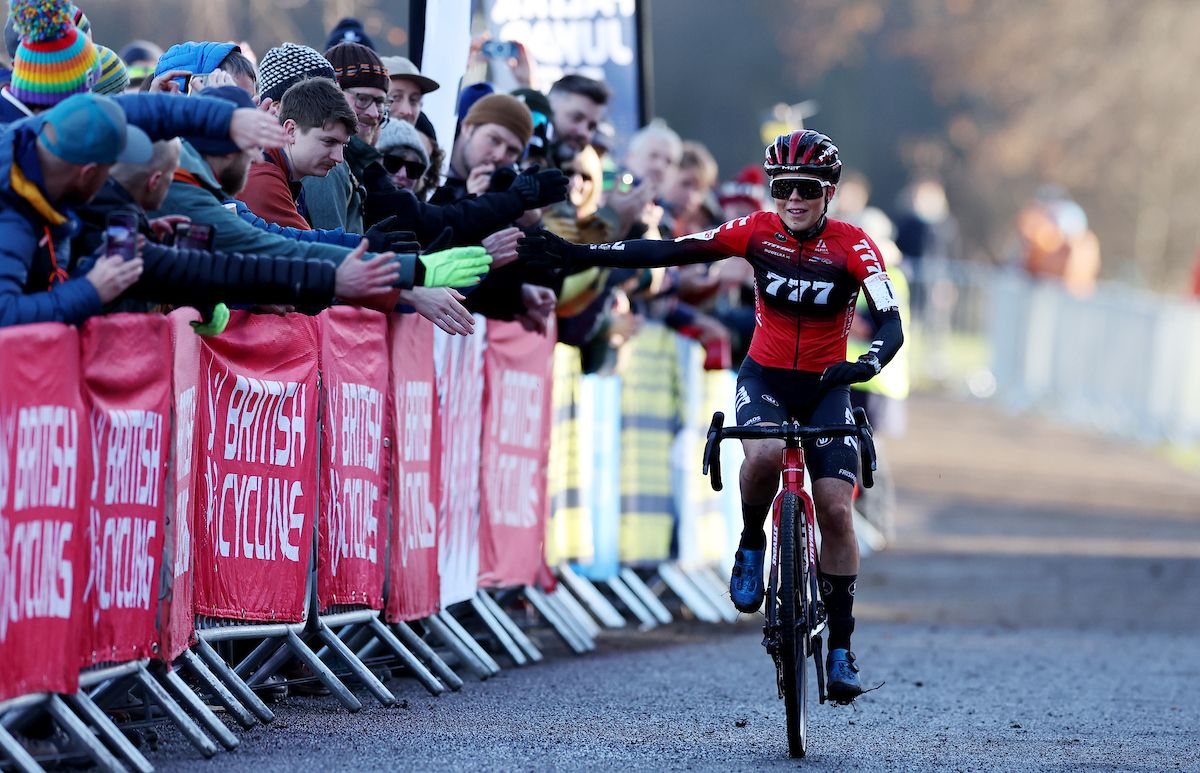 Anna Kay British dominates elite women's British cyclocross