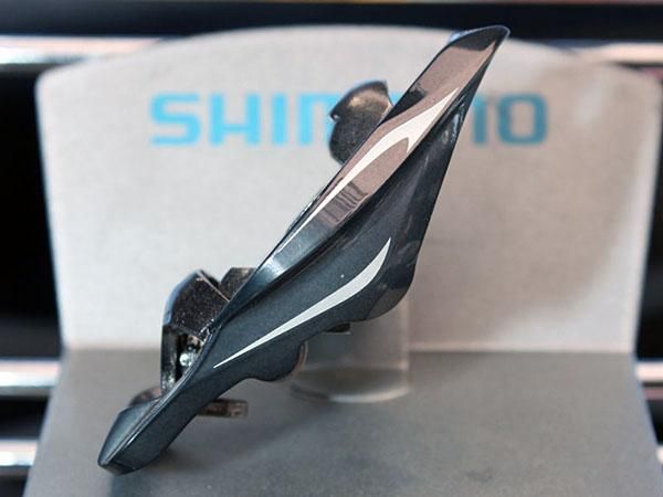 The low-profile aluminum body looks to have plenty of cornering clearance.