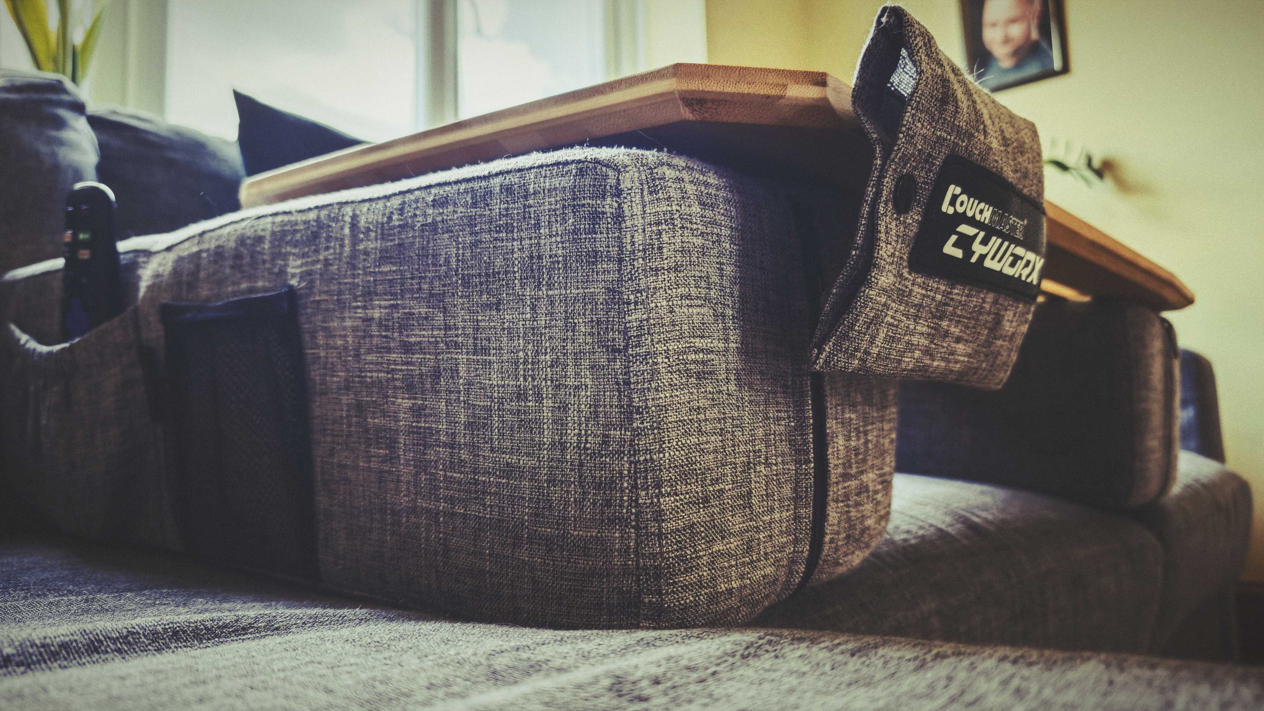 A Couchmaster Cyworx lap desk