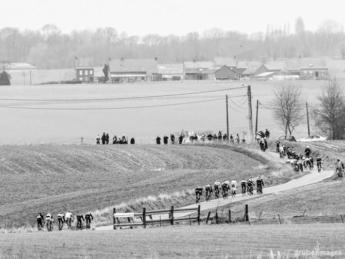 The peloton splits