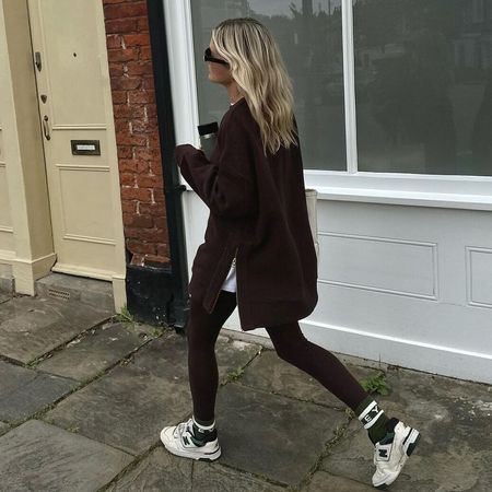 @lucywilliams02 wearing trainers and leggings