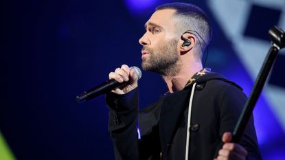 Adam Levine Maroon 5