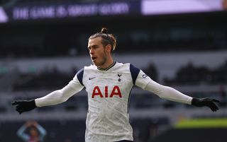 Transfer news: Gareth Bale expected to leave Tottenham by tomorrow - at  least Real Madrid think so as they prepare stadium for his presentation, The Independent