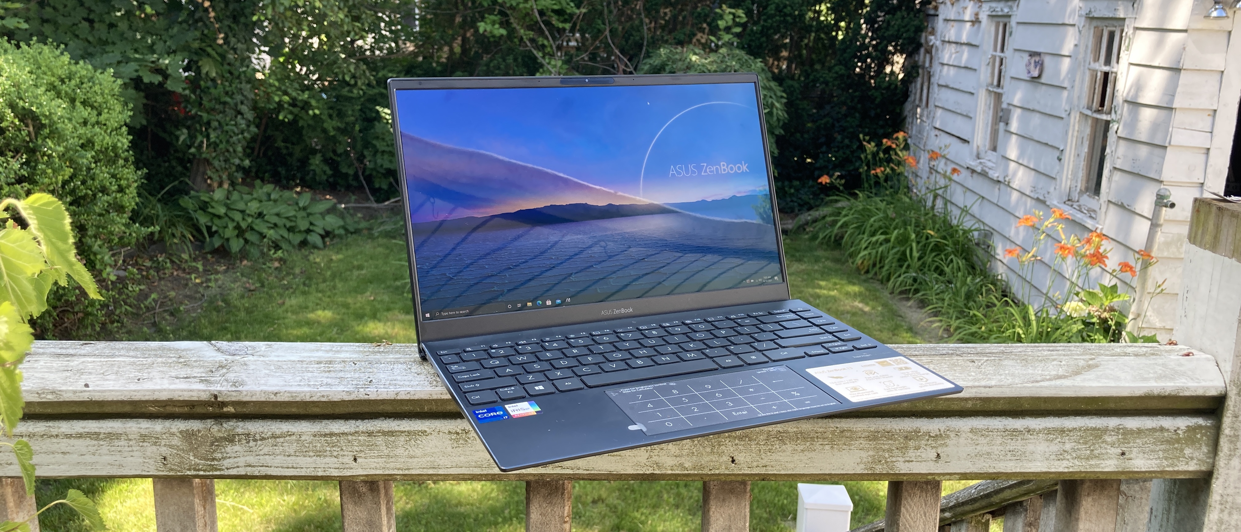 ASUS Zenbook 13 OLED UX325: Vibrance and power in portability