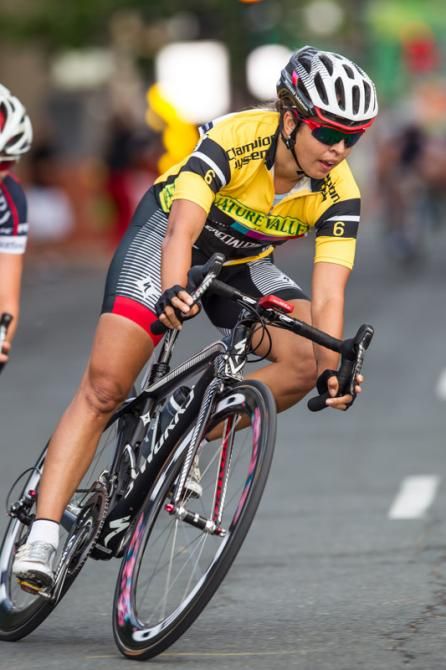 Carmen Small (Specialized-Lululemon) working to try to hold onto the yellow jersey.
