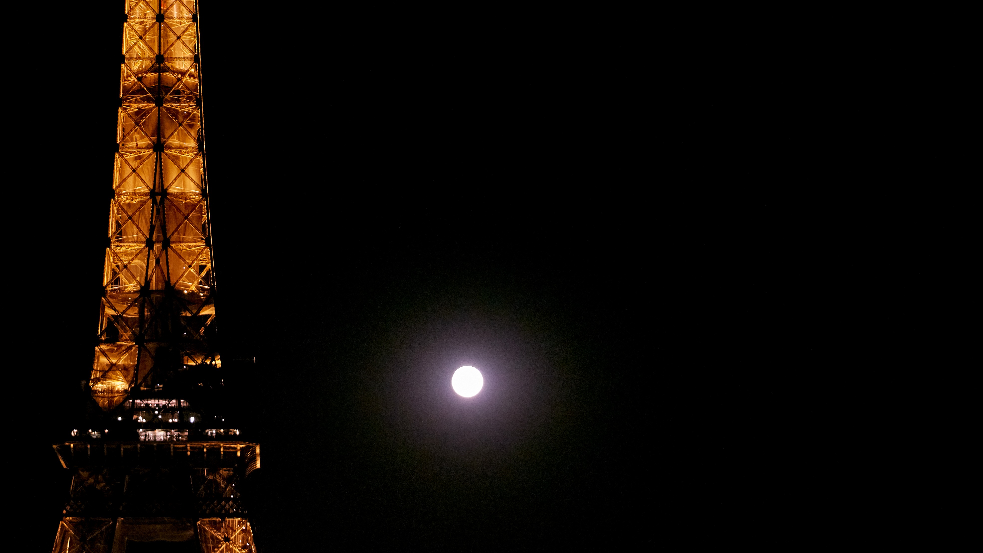 Super Sturgeon Moon sorprende a los espectadores de todo el mundo (fotos)