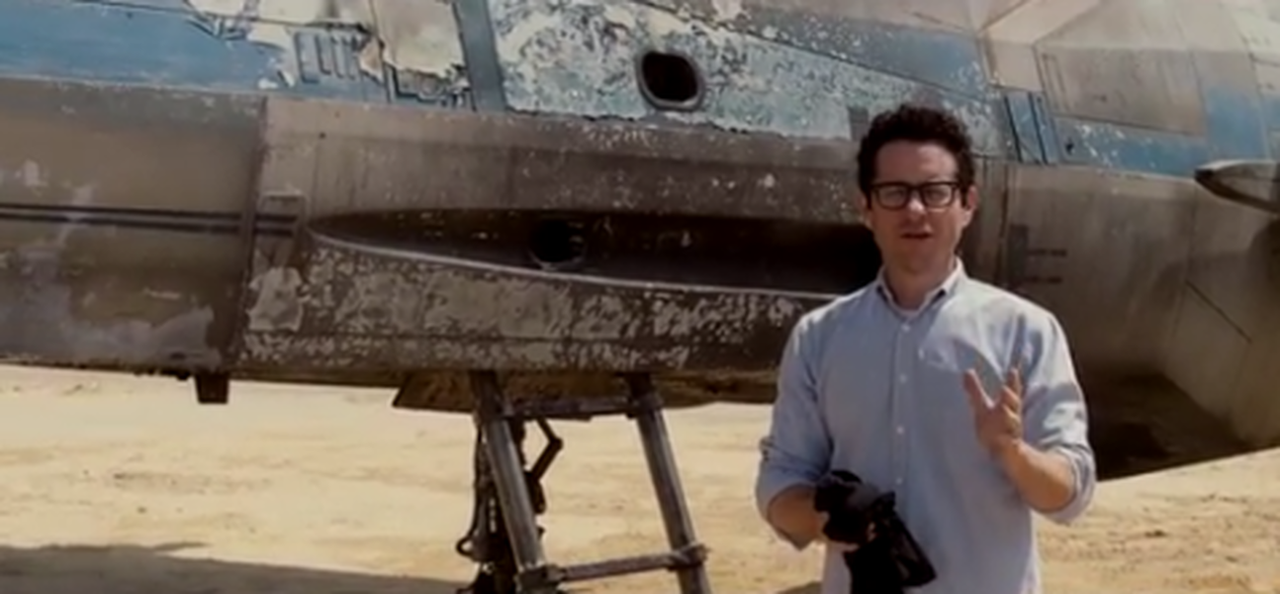 J.J. Abrams personally introduces Star Wars: Episode VII&amp;#039;s X-Wing