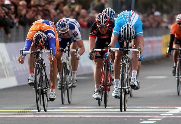 The tiger jump of Petacchi was not enough to get past Freire