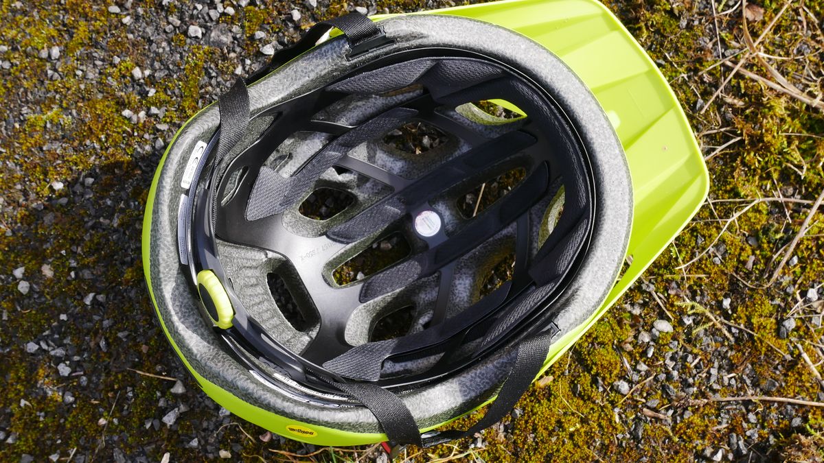 Giro Fixture MIPS helmet review: comfort, protection and a ton of ...