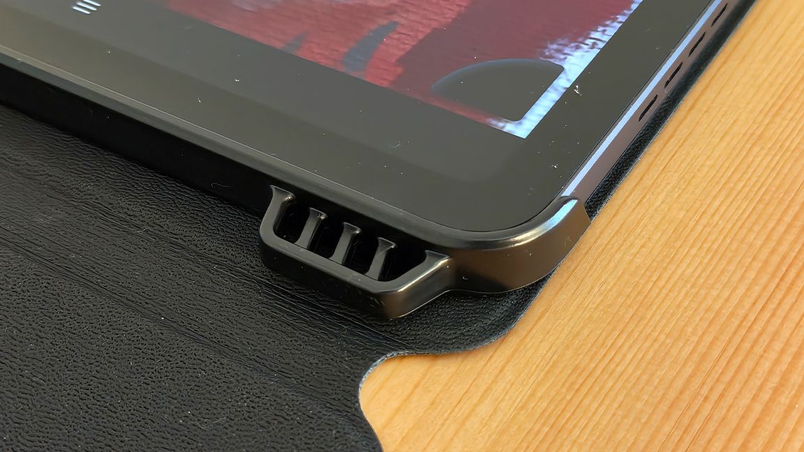 Ugee UT3 review; a drawing display on a wooden table
