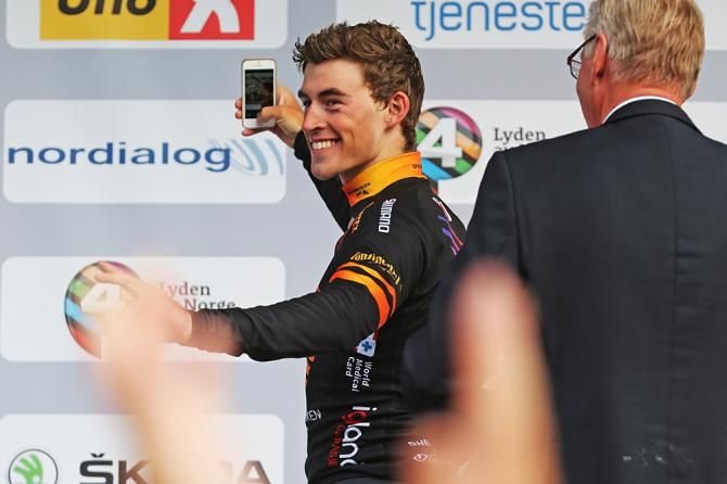 Sondre Holst Enger (Team Sparebanken S&oslash;r) gets a podium "selfie"