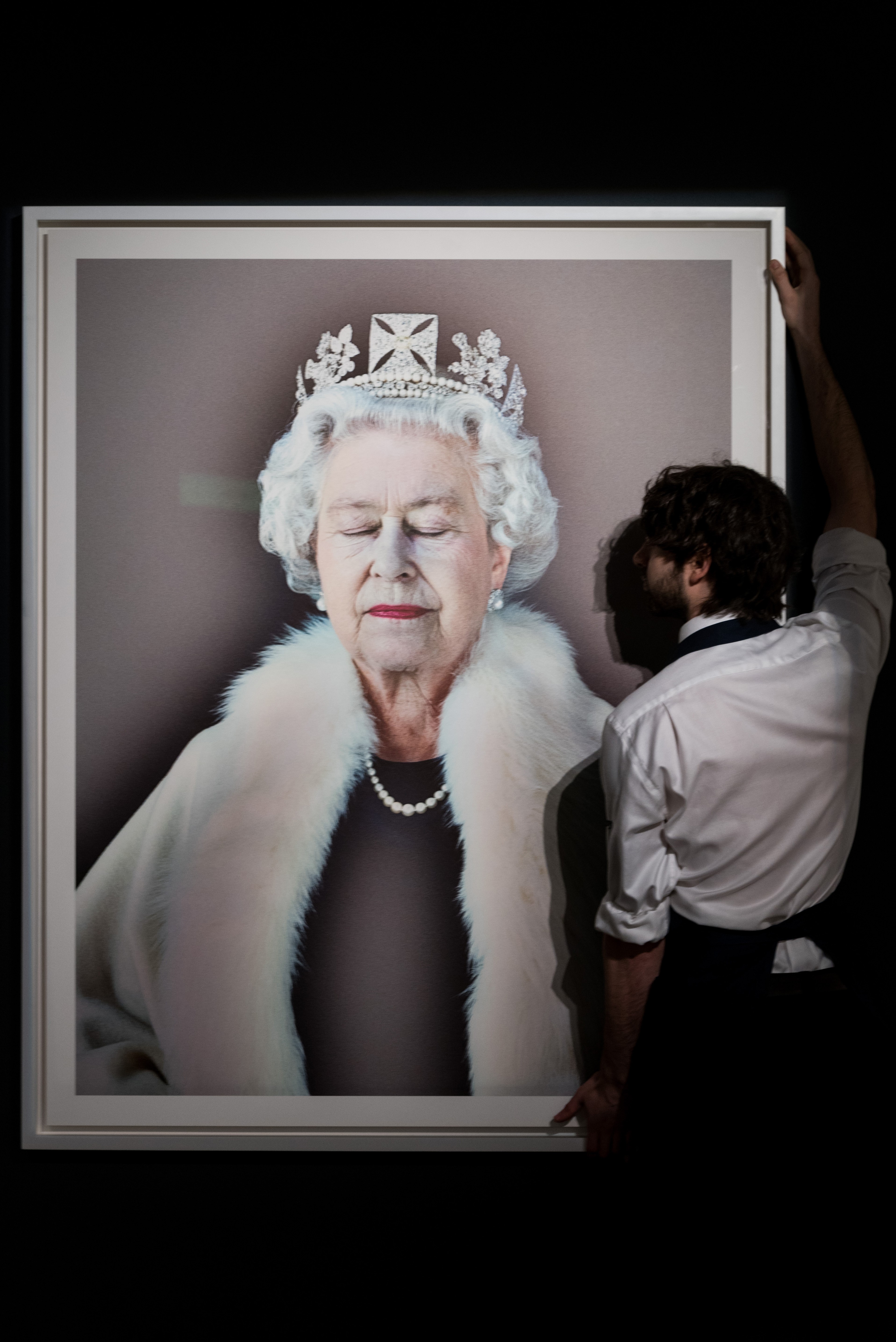 Chris Levine's portrait of Queen Elizabeth II titled Lightness of Being