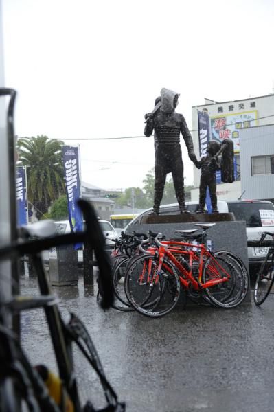 Japanese bronze statue got wet